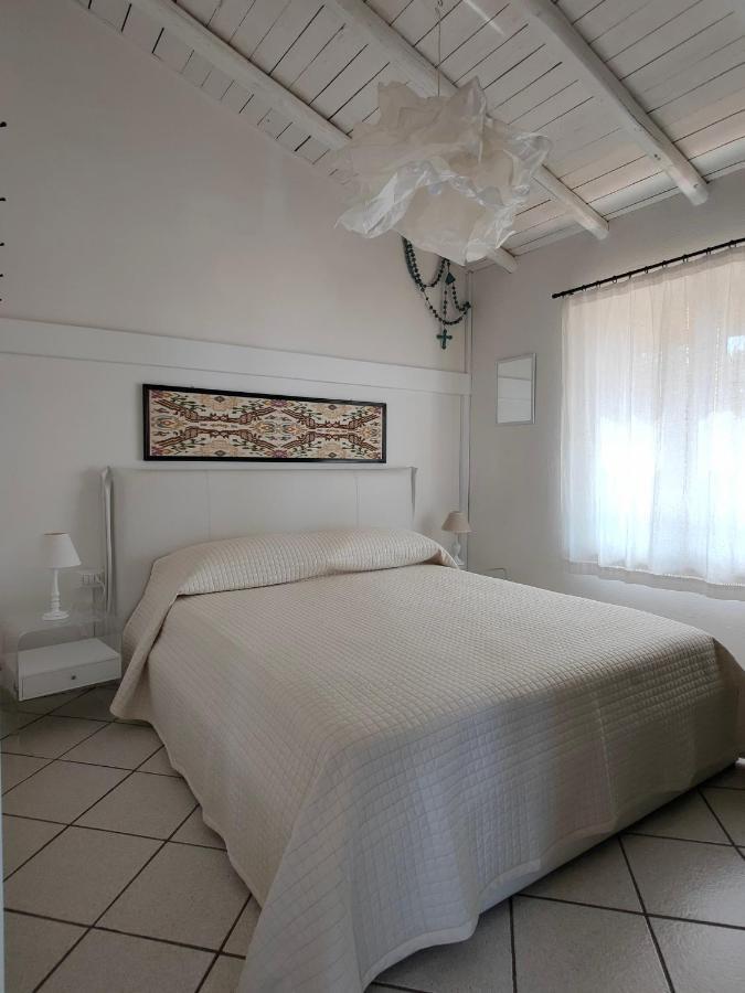 Villa Unica - Appartamenti Alba E Tramonto Isola Rossa Kültér fotó